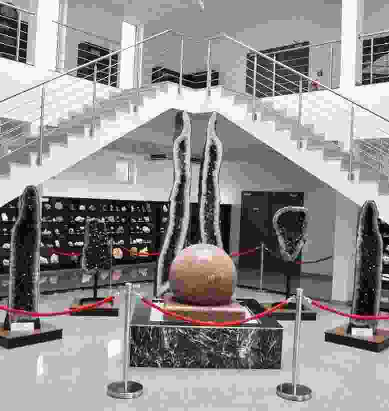 Galerie minerálů a drahých kamenů Galerie minerálů ve Dvoře Králové nad Labem